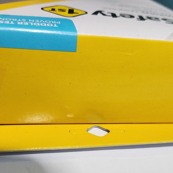 Safety 1st Adhesive Magnetic Lock System - Picture 3 of 6